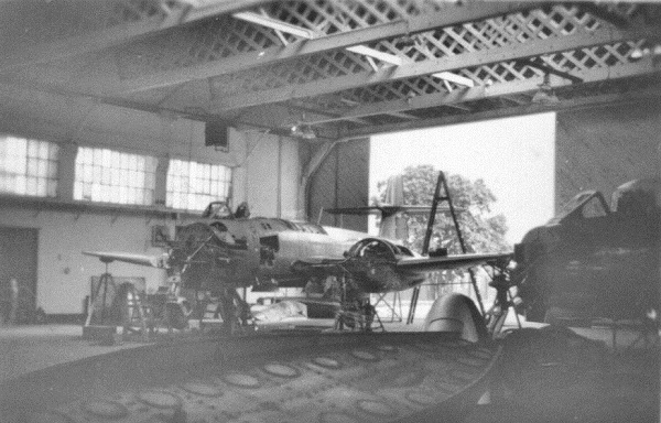 Gloster Meteor, Hooton Park Hangars